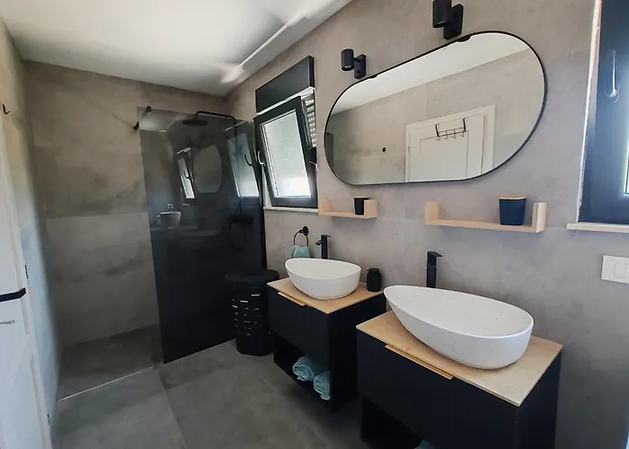 Maslina New וילה רוגוזניצה