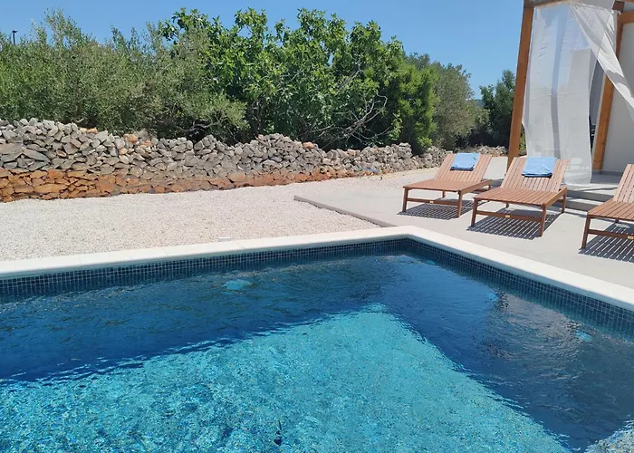 ヴィラ Maslina New