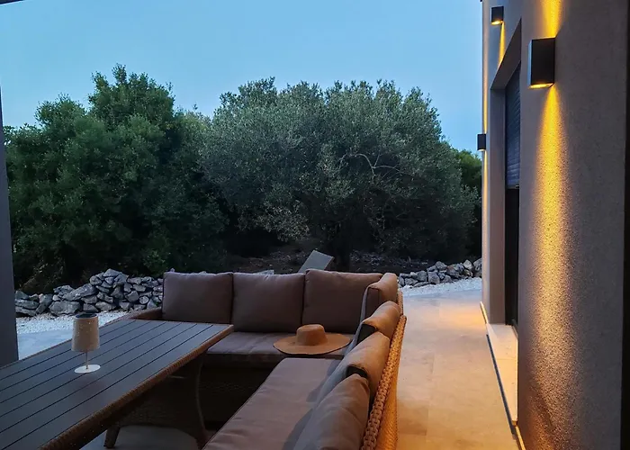 Maslina New רוגוזניצה